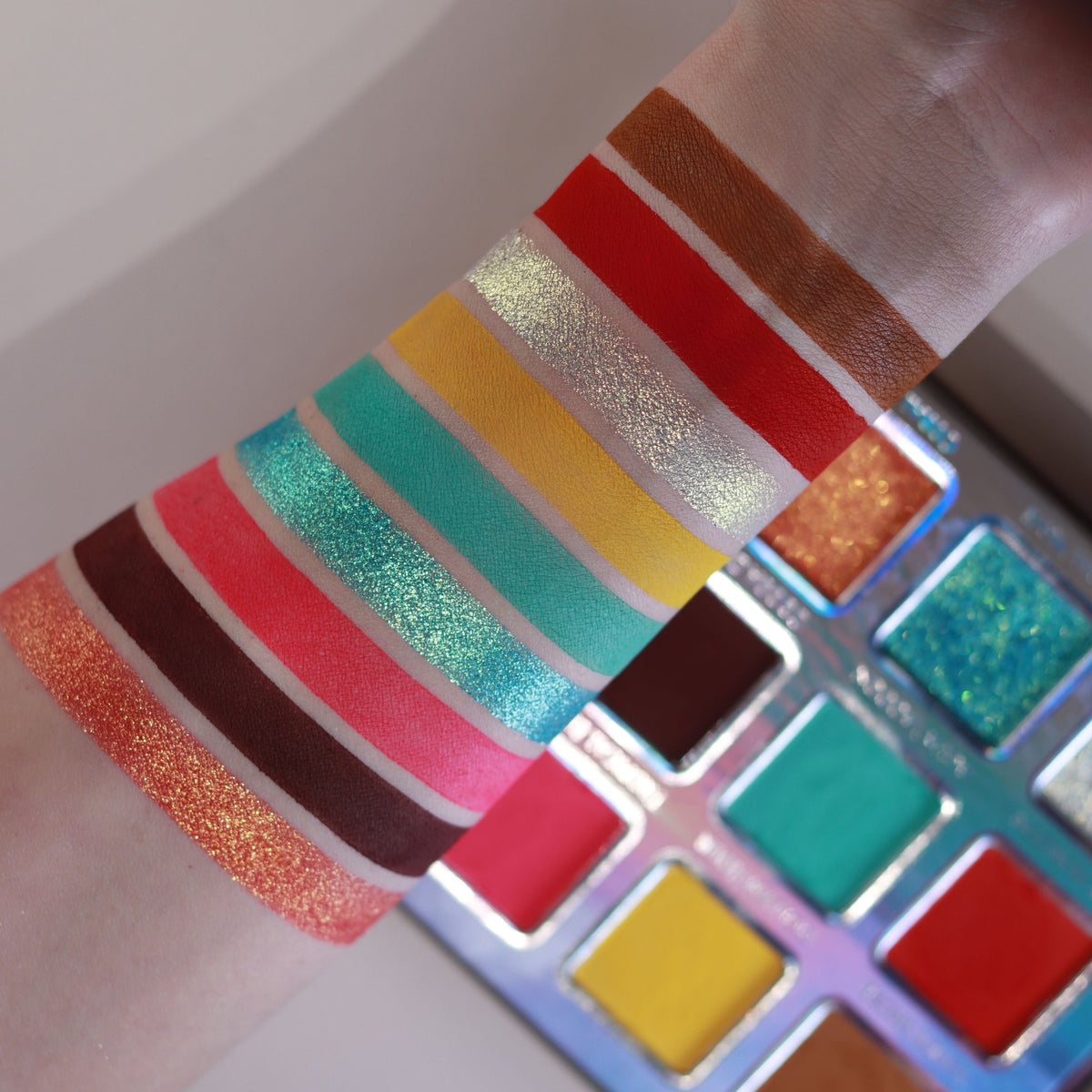 GOLDEN TIDES PALETTE X MARIAM_TUTORIALS (NON-MAGNETIC)